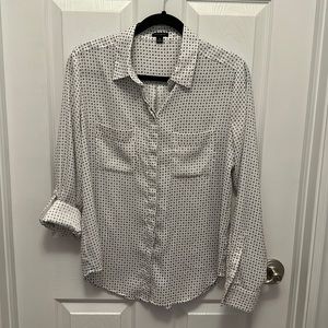 EUC Ann Taylor button front blouse.
